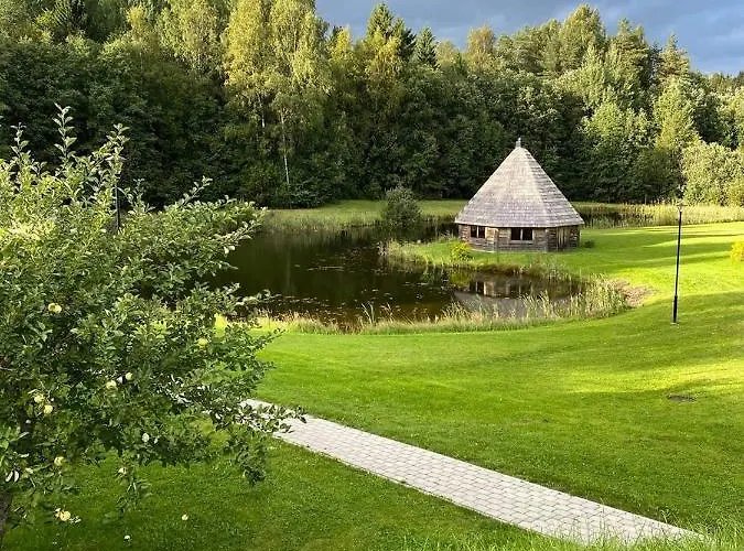 Inn Haanjamehe Taluhotell *